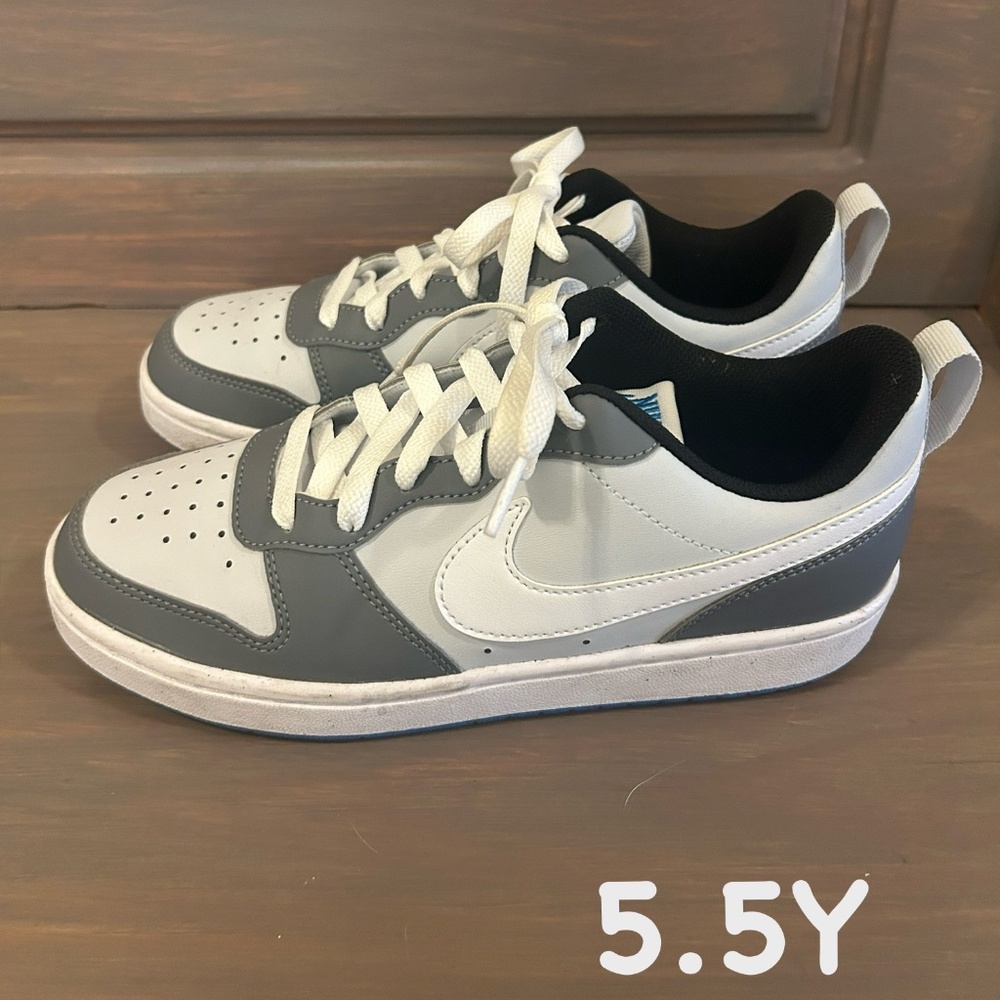 Boys Nike Court Borough Low 5.5